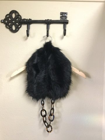 Black eco furry necklace - natural italian skincare www.MilanoCoronado.com