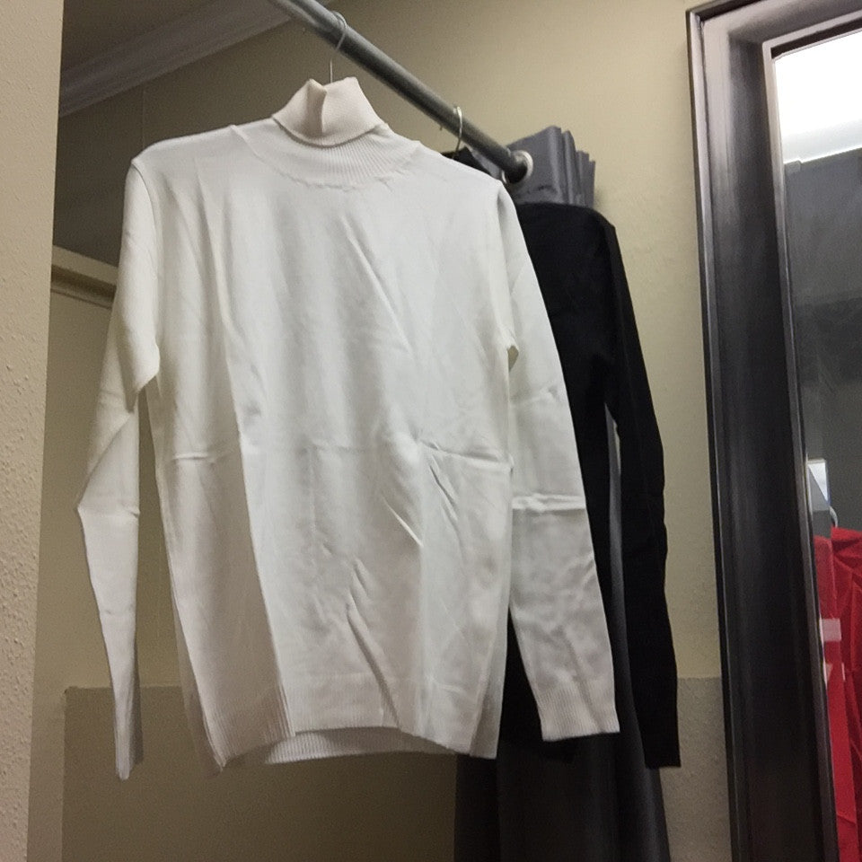 Turtle neck Pullover, ivory, light weight - natural italian skincare www.MilanoCoronado.com