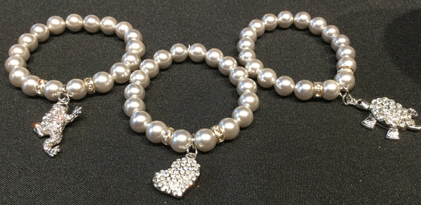 Bracelet, silver pearls with turtle charm - natural italian skincare www.MilanoCoronado.com