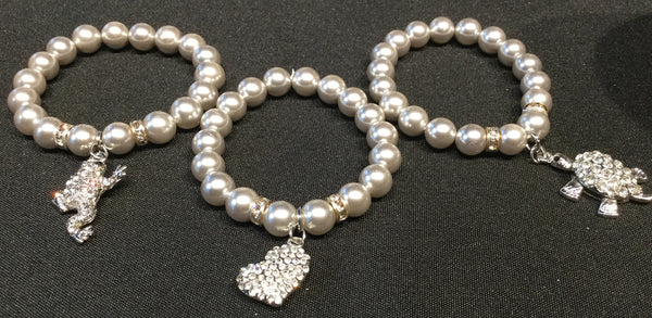 Bracelet, silver pearls with heart charm - natural italian skincare www.MilanoCoronado.com