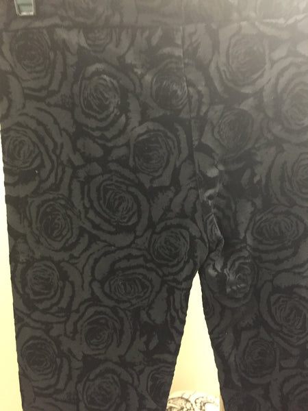 Leggings, Black with velvet roses print - natural italian skincare www.MilanoCoronado.com